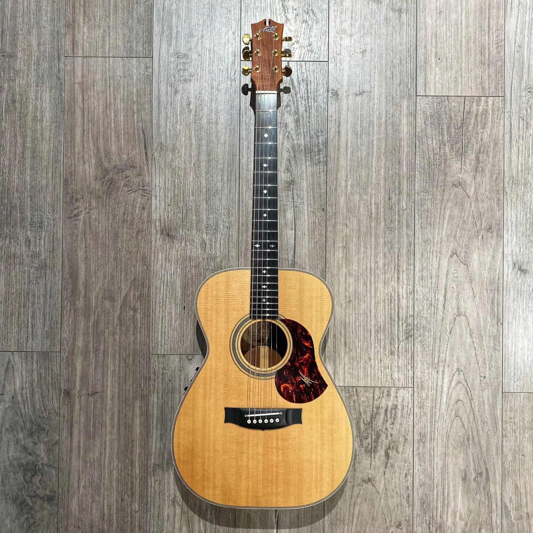 Maton EBG808A Artist w/case